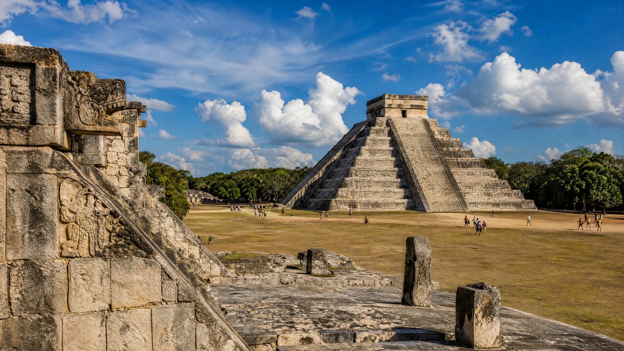 Chichén Itzá is a famous ancient Maya city site in Yucatán State, Mexico, hailed as one of the New Seven Wonders of the World and inscribed on the World Heritage List in 1988. La Iglesia is a Maya building within the site, renowned for its exquisite stone carvings.